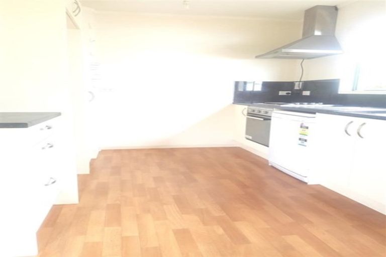 Photo of property in 35 Fruitvale Road, New Lynn, Auckland, 0600