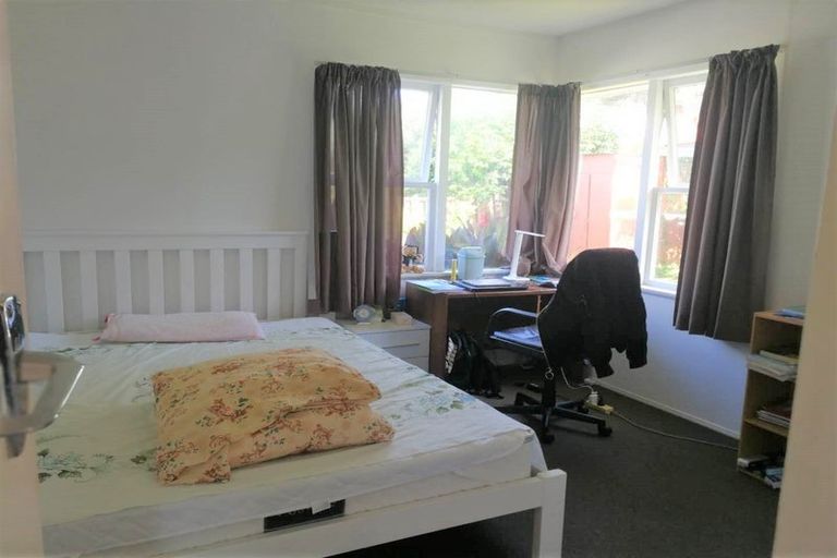 Photo of property in 2/12 Meadway, Sunnyhills, Auckland, 2010