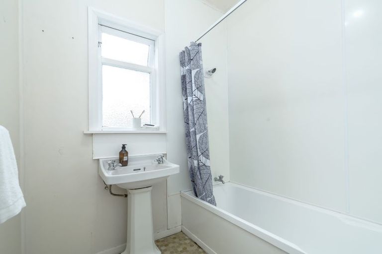 Photo of property in 4 South Featherston Road, South Featherston, Featherston, 5771