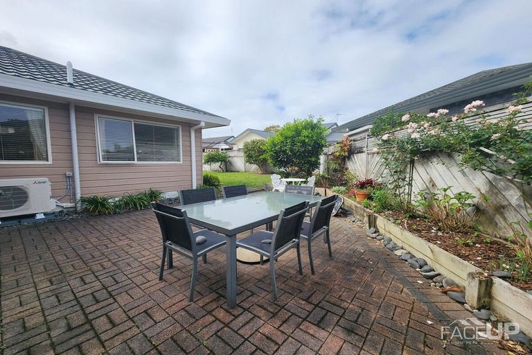 Photo of property in 26 Harbour Lights Close, West Harbour, Auckland, 0618