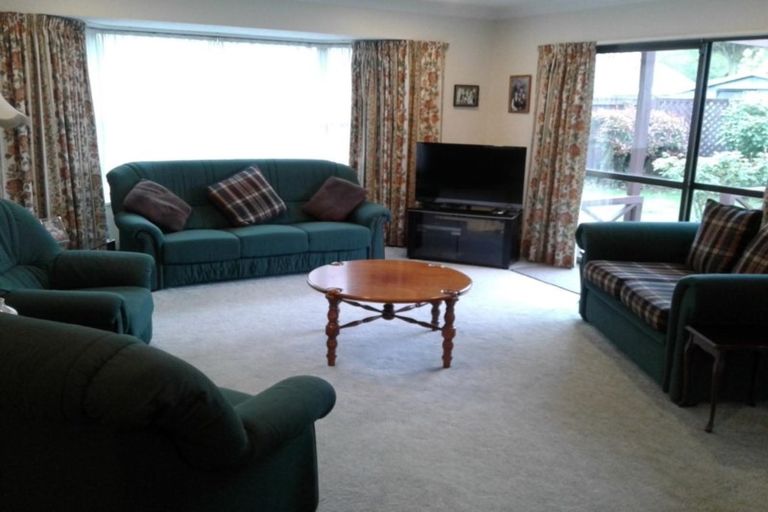 Photo of property in 18 Regency Crescent, Redwood, Christchurch, 8051