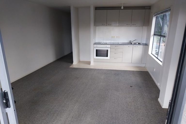 Photo of property in 2/83 Portage Road, New Lynn, Auckland, 0600