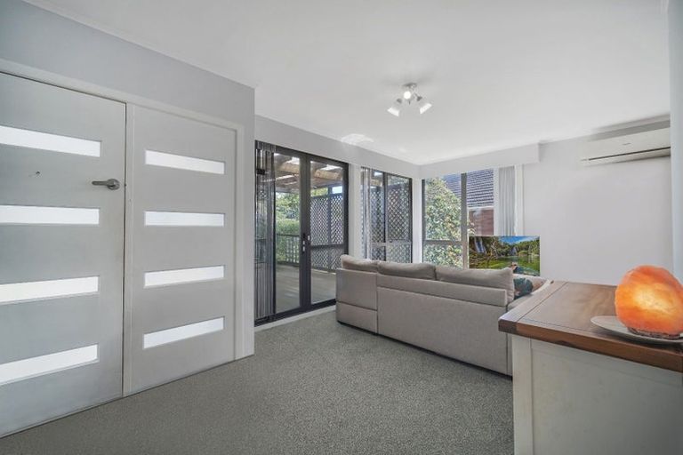 Photo of property in 164 Hutchinson Avenue, New Lynn, Auckland, 0600