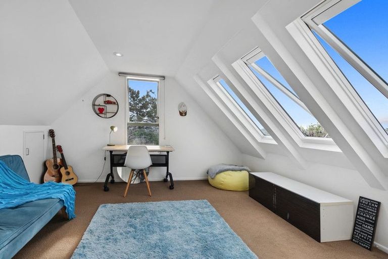 Photo of property in 2/89 Knights Road, Rothesay Bay, Auckland, 0630