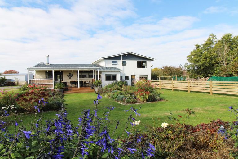 Photo of property in 5 Chisholm Place, Carterton, 5713