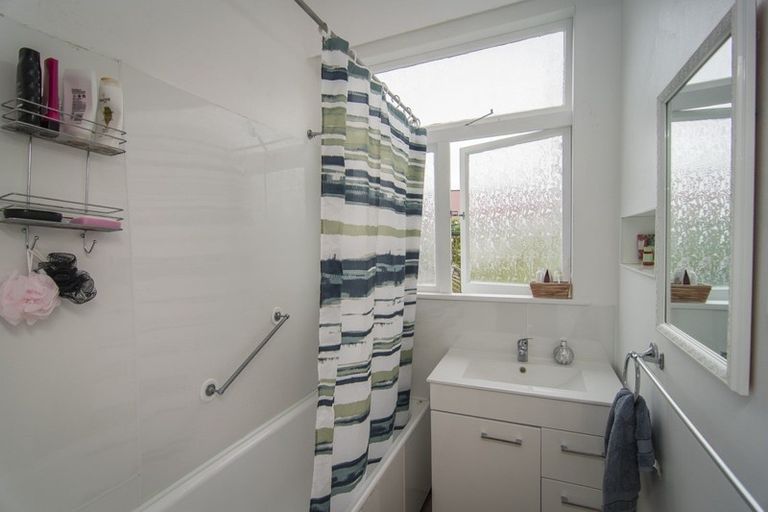 Photo of property in 37 Raymond Street, West End, Timaru, 7910