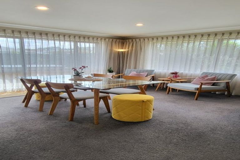 Photo of property in 16 Chestnut Close, Kelvin Grove, Palmerston North, 4414