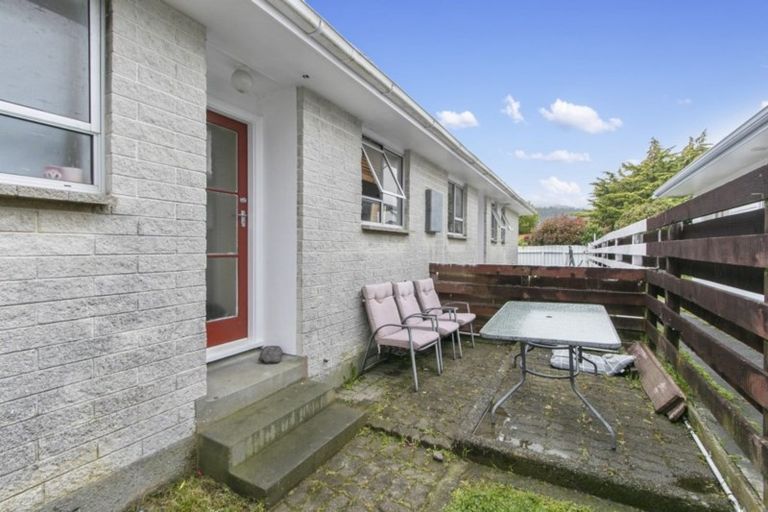 Photo of property in 270a Wellington Road, Wainuiomata, Lower Hutt, 5014