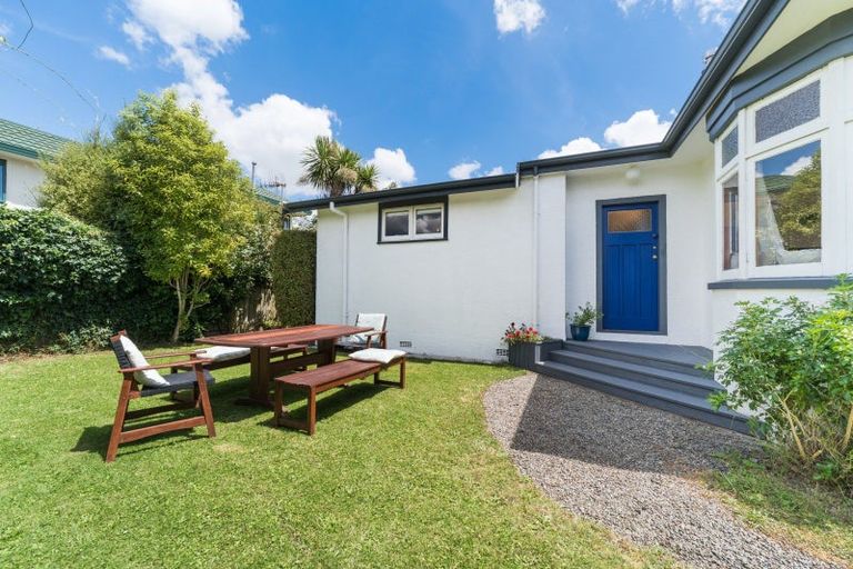 Photo of property in 105b Pahiatua Street, Hokowhitu, Palmerston North, 4410