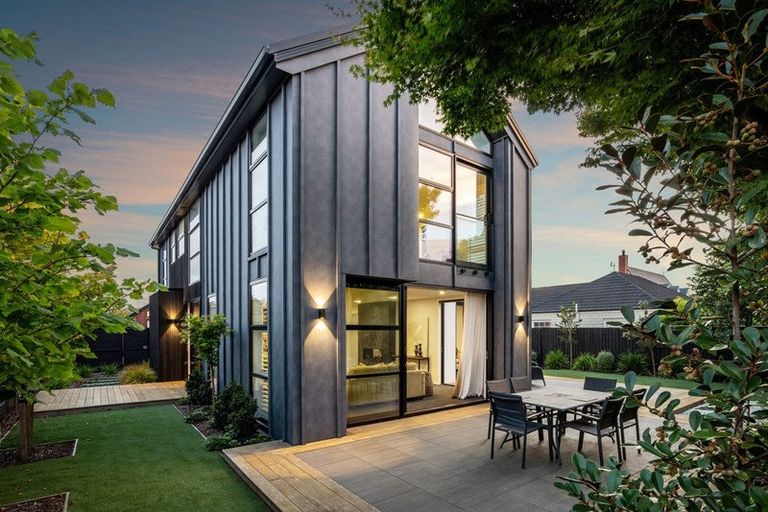 Photo of property in 22a Wroxton Terrace, Merivale, Christchurch, 8014