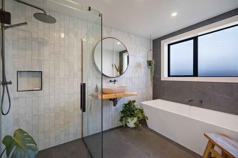 Photo of property in 9 Howden Drive, Jacks Point, 9371