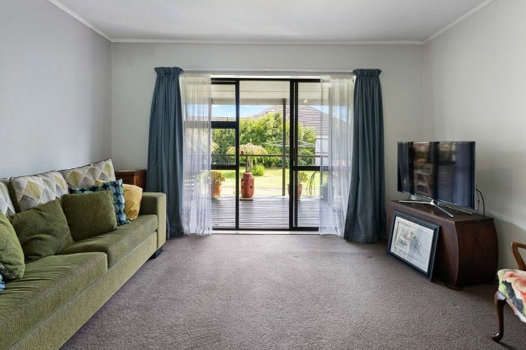 Photo of property in 2 Tavarnya Way, Patumahoe, Pukekohe, 2679