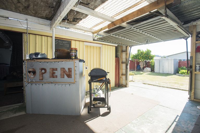 Photo of property in 103 Huxley Road, Outer Kaiti, Gisborne, 4010