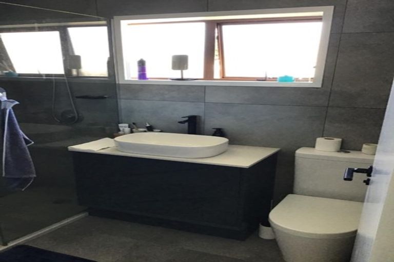 Photo of property in 2/324 Great South Road, Opaheke, Papakura, 2113