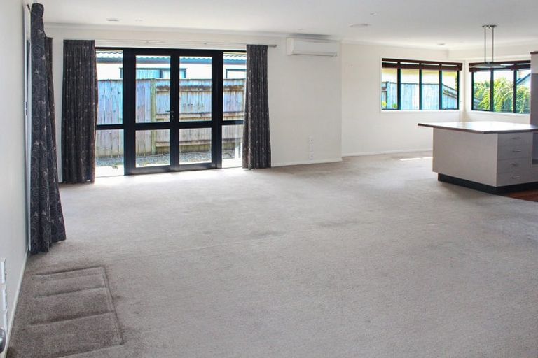 Photo of property in 68 Ruapehu Drive, Fitzherbert, Palmerston North, 4410