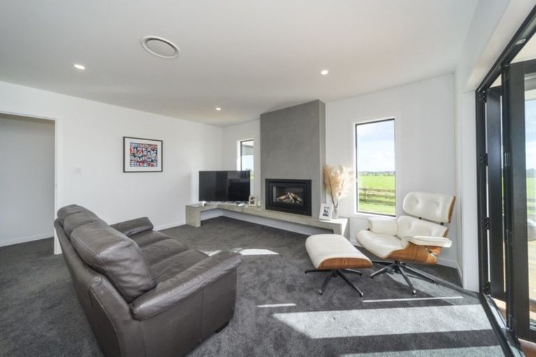 Photo of property in 21 Silicon Way, Fitzherbert, Palmerston North, 4410