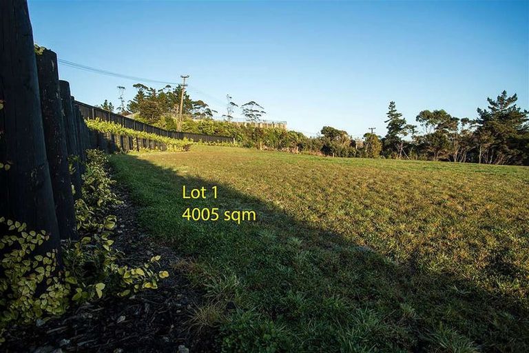 Photo of property in 1 Woodridge Drive, Stanmore Bay, Whangaparaoa, 0932