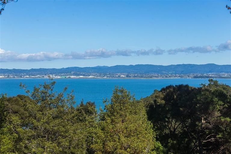 Photo of property in 77 Onetaunga Road, Chatswood, Auckland, 0626