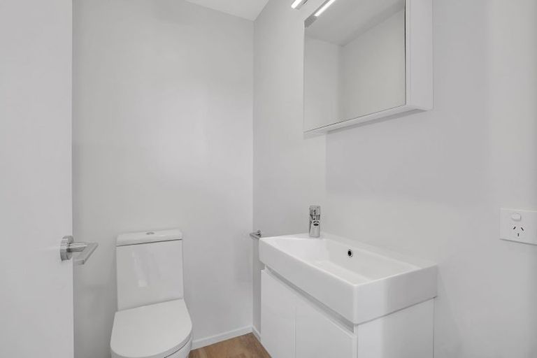 Photo of property in 207/2 Ko Street, Northcote, Auckland, 0627