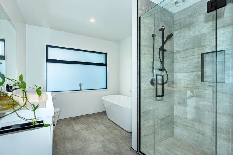 Photo of property in 14 Blue Gum Place, New Brighton, Christchurch, 8083