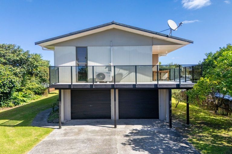 Photo of property in 1 Shearwater Street, One Tree Point, 0118