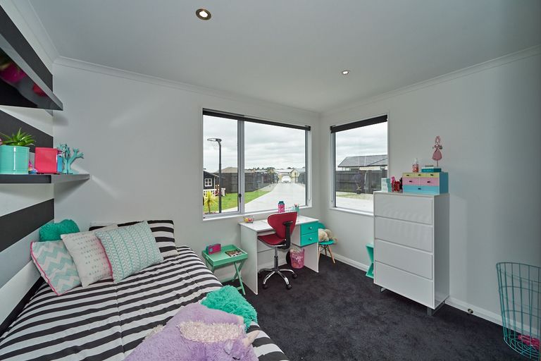 Photo of property in 59 Liberty Grove, Kelvin Grove, Palmerston North, 4414