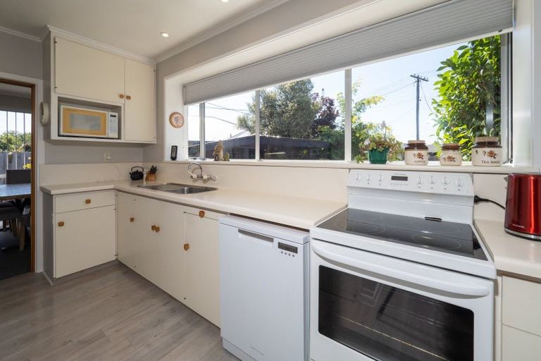 Photo of property in 52 Mcmurdo Street, Tinwald, Ashburton, 7700