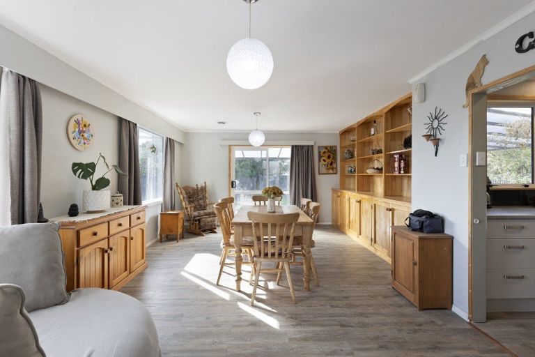 Photo of property in 8 Wairau Place, Kelvin Grove, Palmerston North, 4414