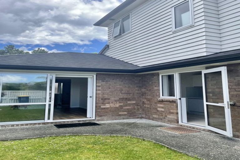 Photo of property in 40 Corricvale Way, Northcross, Auckland, 0630