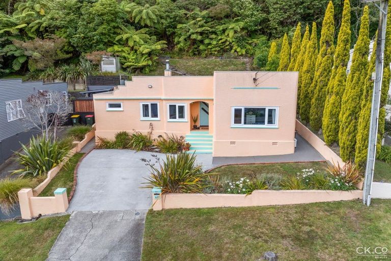 Photo of property in 67 Norton Park Avenue, Fairfield, Lower Hutt, 5011