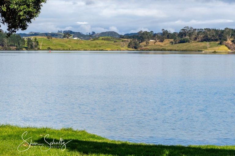 Photo of property in 6 The Strand, Whakapirau, Maungaturoto, 0583