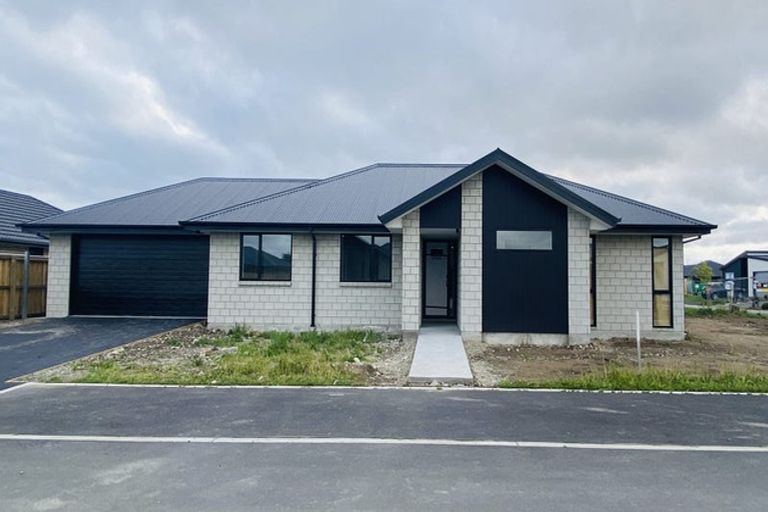 Photo of property in 8 Te Kanawa Lane, Rolleston, 7615