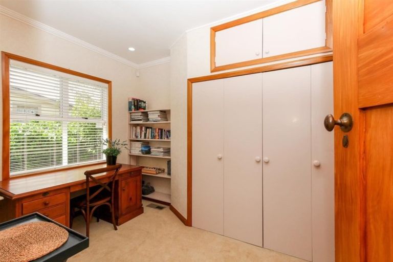 Photo of property in 29 Rogan Street, New Plymouth, 4310