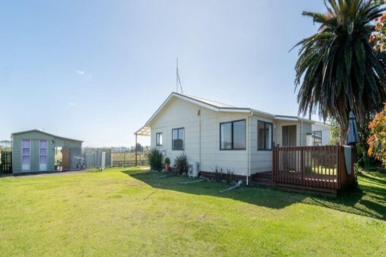Photo of property in 244 Pukehina Parade, Pukehina, Te Puke, 3189