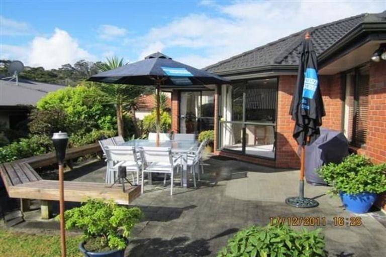 Photo of property in 38 Pitoitoi Avenue, Greenhithe, Auckland, 0632