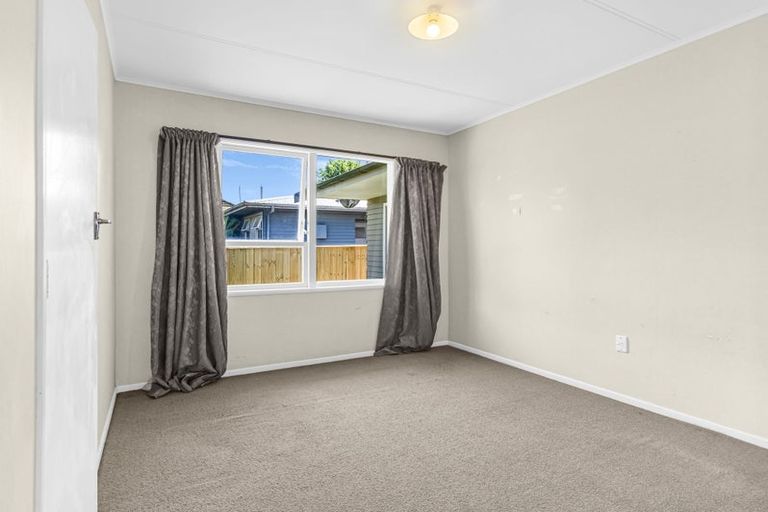Photo of property in 12 Tasman Street, Havelock North, 4130
