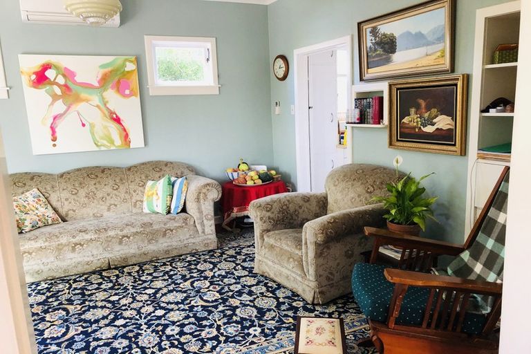 Photo of property in 35 Great North Road, Saint Johns Hill, Whanganui, 4501