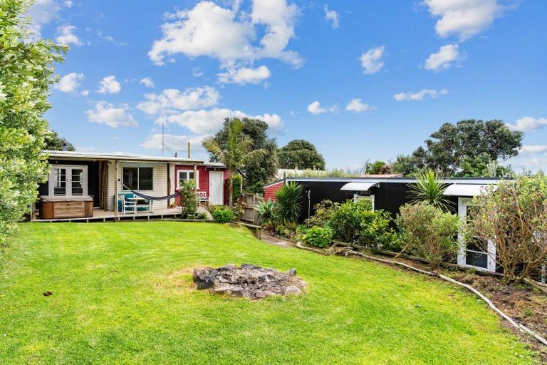 Photo of property in 3 Kelly Street, Baylys Beach, Dargaville, 0377