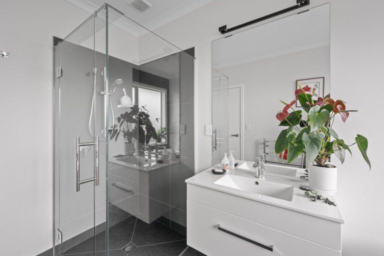 Photo of property in 8 Rakaia Way, Poraiti, Napier, 4112