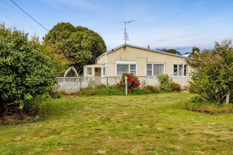 Photo of property in 18 Cornwall Street, Patea, 4520