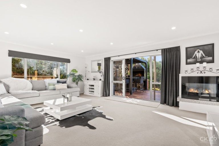 Photo of property in 15 Frankie Stevens Place, Riverstone Terraces, Upper Hutt, 5018