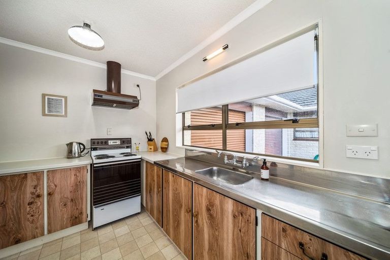 Photo of property in 98b Govett Avenue, Frankleigh Park, New Plymouth, 4310