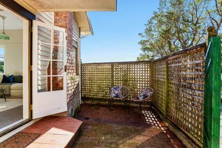 Photo of property in 61 Severn Street, Island Bay, Wellington, 6023