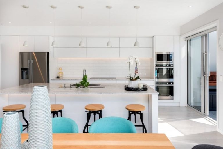 Photo of property in 208 Mellons Bay Road, Mellons Bay, Auckland, 2014