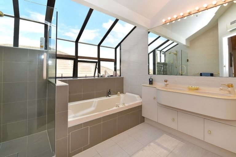 Photo of property in 74 Ardern Avenue, Stanmore Bay, Whangaparaoa, 0932