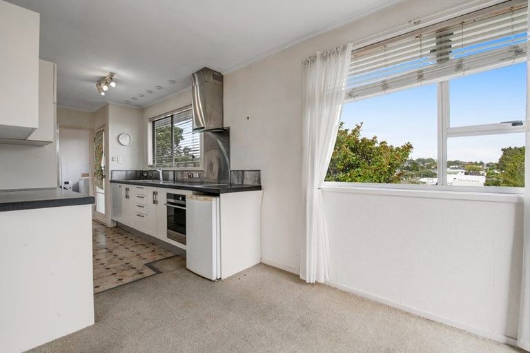 Photo of property in 36 Tonkin Drive, Sunnynook, Auckland, 0620