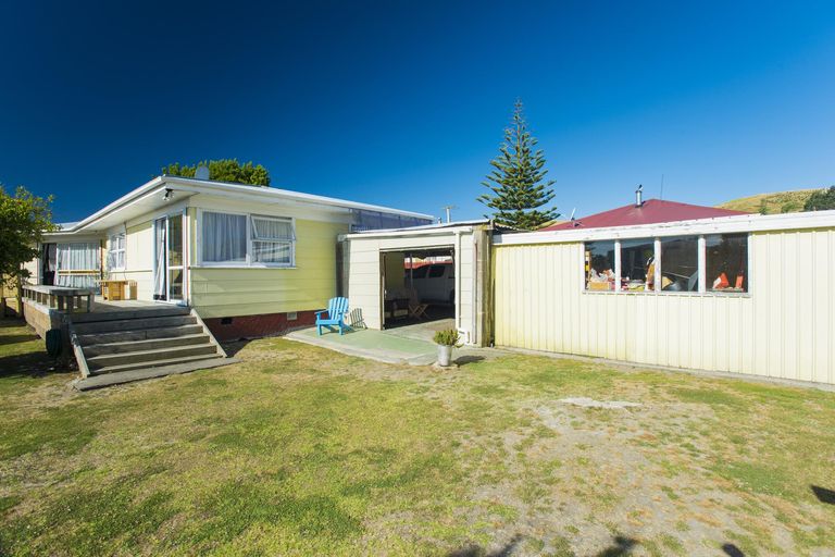 Photo of property in 103 Huxley Road, Outer Kaiti, Gisborne, 4010