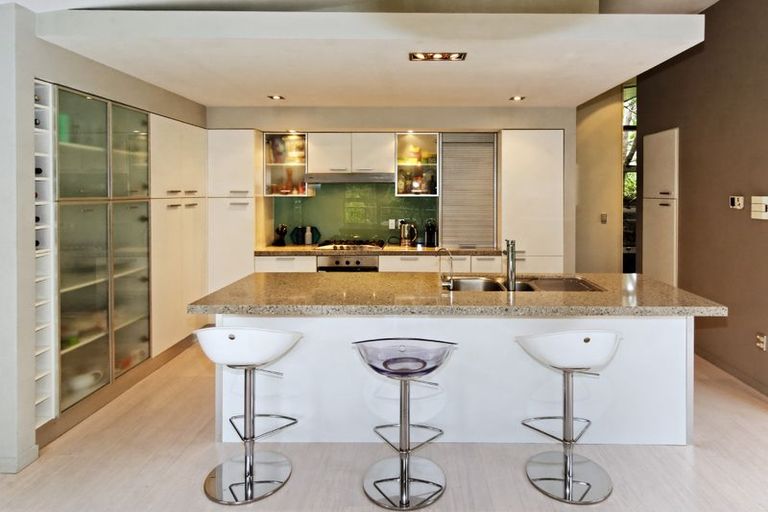 Photo of property in 20c Konini Road, Titirangi, Auckland, 0604