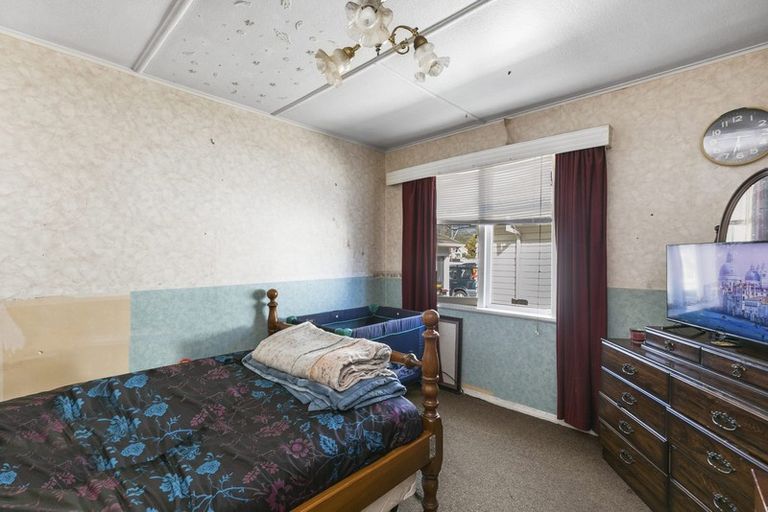 Photo of property in 61 Wellington Road, Wainuiomata, Lower Hutt, 5014