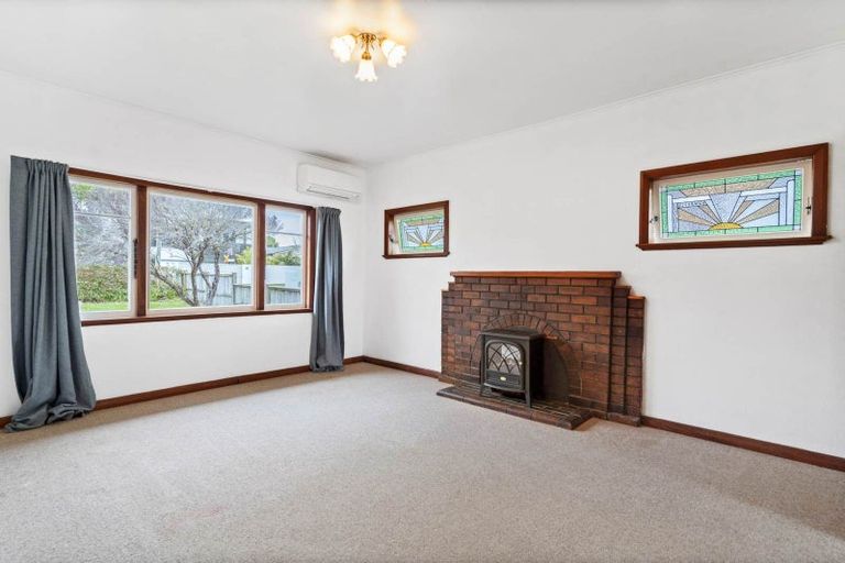 Photo of property in 33 St Michaels Avenue, Point Chevalier, Auckland, 1022